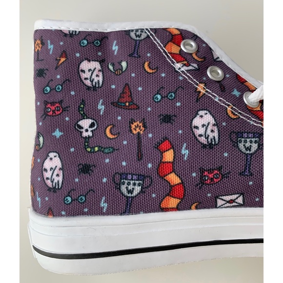 NWOT Harry Potter Inspired High Top Sneakers 9 - Picture 3 of 5